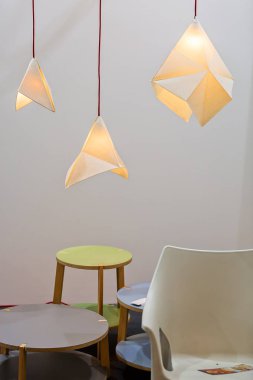 Fuar, not alan sığ derinliği üzerinde avizeler