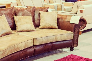 Modern kanepe oturma odası, not alan sığ derinliği için