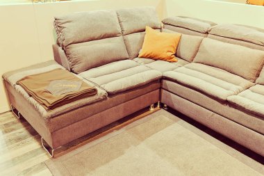 Modern kanepe oturma odası, not alan sığ derinliği için