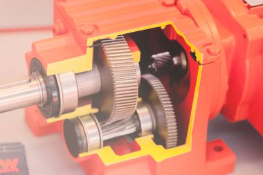 Silindirik vitesli dikey dişli bölümler, yüzeysel alan derinliğine dikkat edin