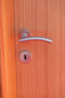 Kapıları kapatmak için sistem, alanın derinliğine dikkat edin