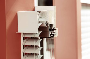  alüminyum pencere çerçeveleri panjurlar ile