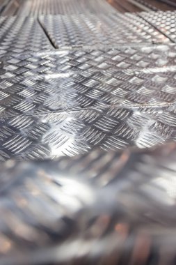 Boat Show, Not alan sığ derinliği adlı teknenin metal parçalar