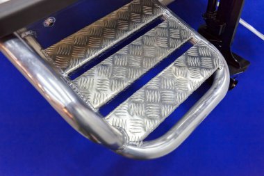 Boat Show, Not alan sığ derinliği adlı teknenin metal parçalar