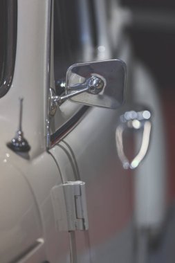 motorlu araçlar, not alan sığ derinliği üzerinde dikiz aynası