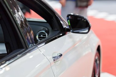 motorlu araçlar, not alan sığ derinliği üzerinde dikiz aynası