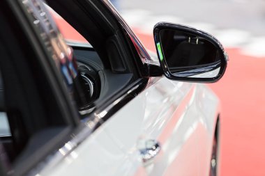 motorlu araçlar, not alan sığ derinliği üzerinde dikiz aynası