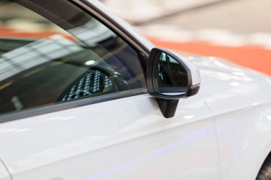 motorlu araçlar, not alan sığ derinliği üzerinde dikiz aynası