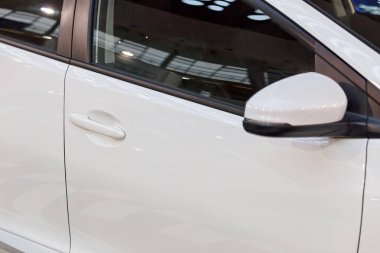 motorlu araçlar, not alan sığ derinliği üzerinde dikiz aynası