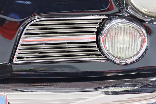 Headlights on old-timer — Stock Photo, Image