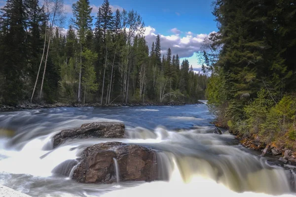 Ρεύμα ροής σε Banff National Park, Καναδάς — Φωτογραφία Αρχείου