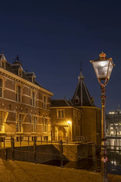 Den Haag, 17 februari 2019: Den Haag De Kleine Toren, gelegen aan het Binnenhof in Den Haag naast het Mauritshuis, is het officiële kantoor van de Eerste Minister van Nederland. — Stockfoto