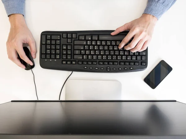 Top View Male Hands Working Computer Desk — Stock Photo, Image