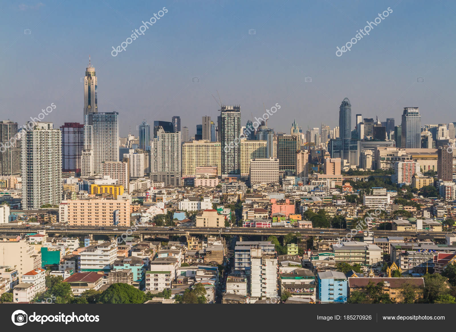 Paisaje urbano y construcción de Bangkok durante el día, Bangkok es la capital de Tailandia y es ...