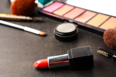 Kozmetik makyaj için masayı. Seçici odak