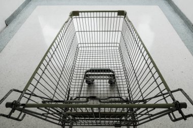 Boş alışveriş sepeti kapatın. Üstten Görünüm