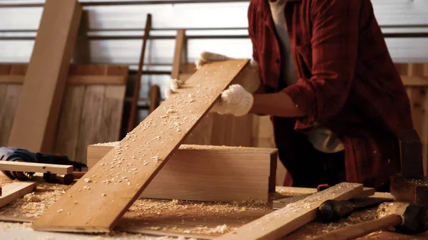 Carpenter Holding Pieces Board Site — Stock Photo, Image