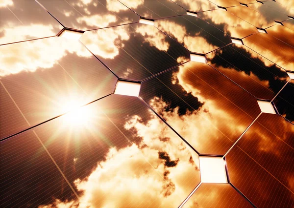 Conceito de energia solar Reflexão do céu quente no painel fotovoltaico . — Fotografia de Stock
