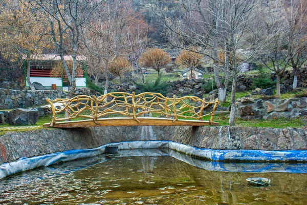 Puente Madera Río Jardín — Foto de Stock