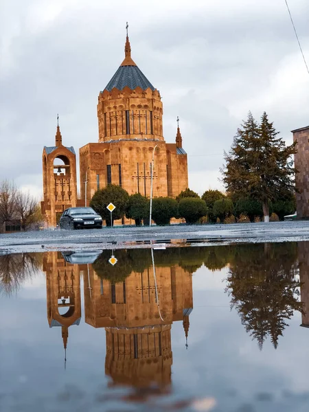 Reflectie Van Kerk Water — Stockfoto