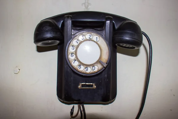 Stary Czarny Telefon Staromodny Telefon Stary Czarny Telefon Białym Tle — Zdjęcie stockowe