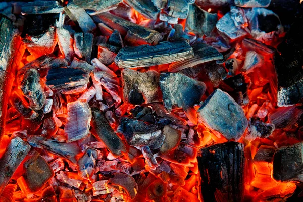 Llama Anaranjada Fuego Fogata Parrilla Con Humo Fondo Hoguera —  Fotos de Stock