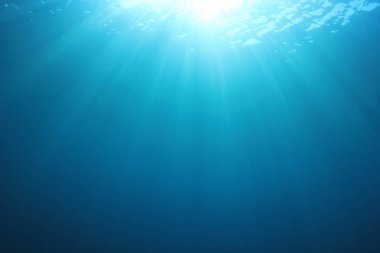 Işıl ışıl parlayan derin mavi okyanus suyu