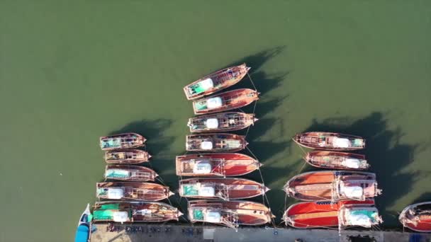 亚洲停泊的商业渔船 — 图库视频影像