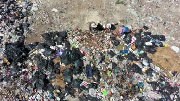 Milieuprobleem Van Plastic Vervuiling Een Stortplaats Zuidoost Azië Gevuld Met — Stockvideo