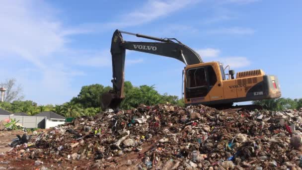 Crisis Contaminación Plástica Basura Enviada Malasia Para Reciclaje Vierte Una — Vídeos de Stock