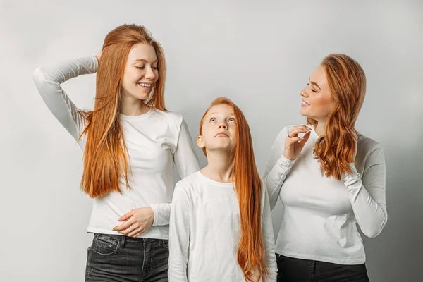 Grupo fresco de personas con el pelo rojo — Foto de Stock