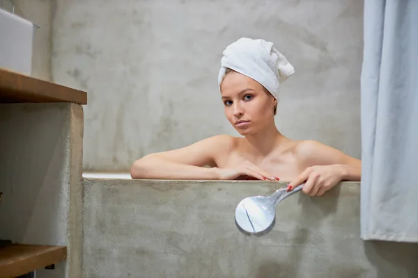 Portrait of good-looking woman in bath — Stok fotoğraf