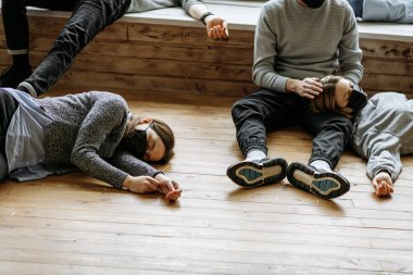 Koronavirüsten ölmek üzere olan herkes