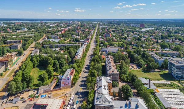 4 Haziran 2017 - Riga, Letonya: Teika ilçesinde eski bisiklet pisti (velotreks "Marss") çevresi, yukarıdan görüş — Stok fotoğraf