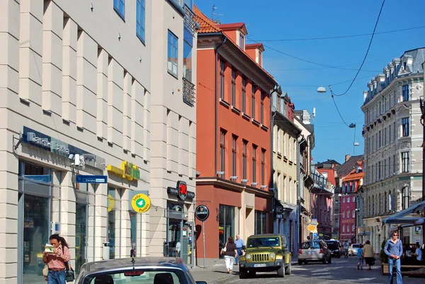 RIGA, LETTONIE - 25 AVRIL 2019 : Vue sur la rue Grecinieku (Grecinieku iela) dans la vieille ville — Photo
