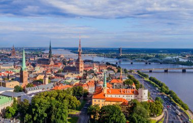 Letonya 'nın Riga şehrinin gökyüzü manzarası çok güzel.