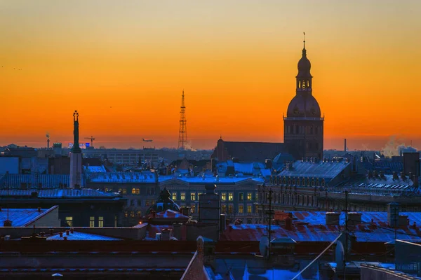 Hermosa vista panorámica aérea del horizonte de la ciudad de Riga, Letonia —  Fotos de Stock