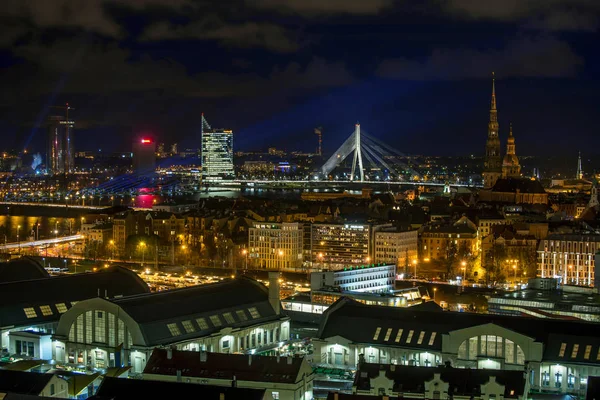 Hermosa vista panorámica aérea del horizonte de la ciudad de Riga, Letonia —  Fotos de Stock