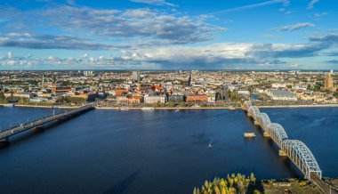 Letonya 'nın Riga şehrinin gökyüzü manzarası çok güzel.