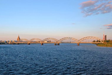 Letonya 'nın Riga şehrinin gökyüzü manzarası çok güzel.