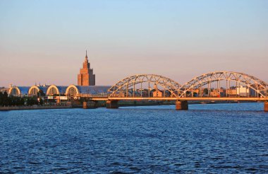 Letonya 'nın Riga şehrinin gökyüzü manzarası çok güzel.