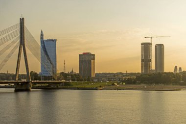 Letonya 'nın Riga şehrinin gökyüzü manzarası çok güzel.