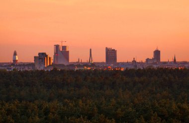 Letonya 'nın Riga şehrinin gökyüzü manzarası çok güzel.