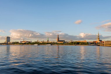 Letonya 'nın Riga şehrinin gökyüzü manzarası çok güzel.