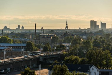 Letonya 'nın Riga şehrinin gökyüzü manzarası çok güzel.