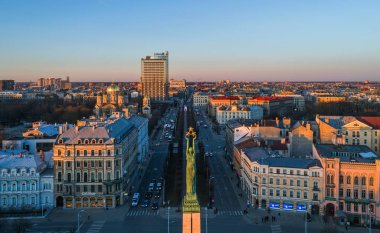 Letonya 'nın Riga şehrinin gökyüzü manzarası çok güzel.