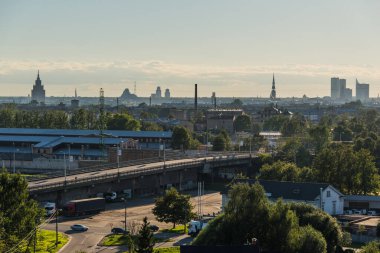 Letonya 'nın Riga şehrinin gökyüzü manzarası çok güzel.