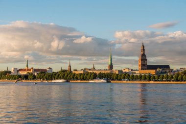 Letonya 'nın Riga şehrinin gökyüzü manzarası çok güzel.