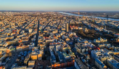 Letonya 'nın Riga şehrinin gökyüzü manzarası çok güzel.