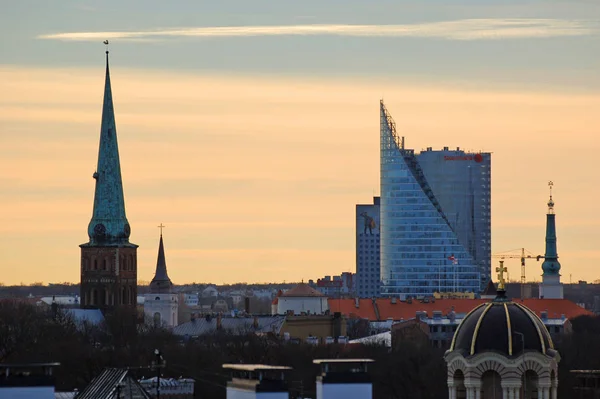 Prachtig uitzicht vanuit de lucht op de skyline van Riga stad, Letland — Stockfoto